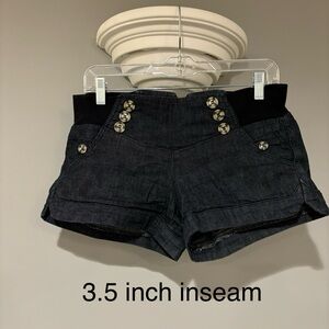 Women’s Size 7 Shorts Rewind